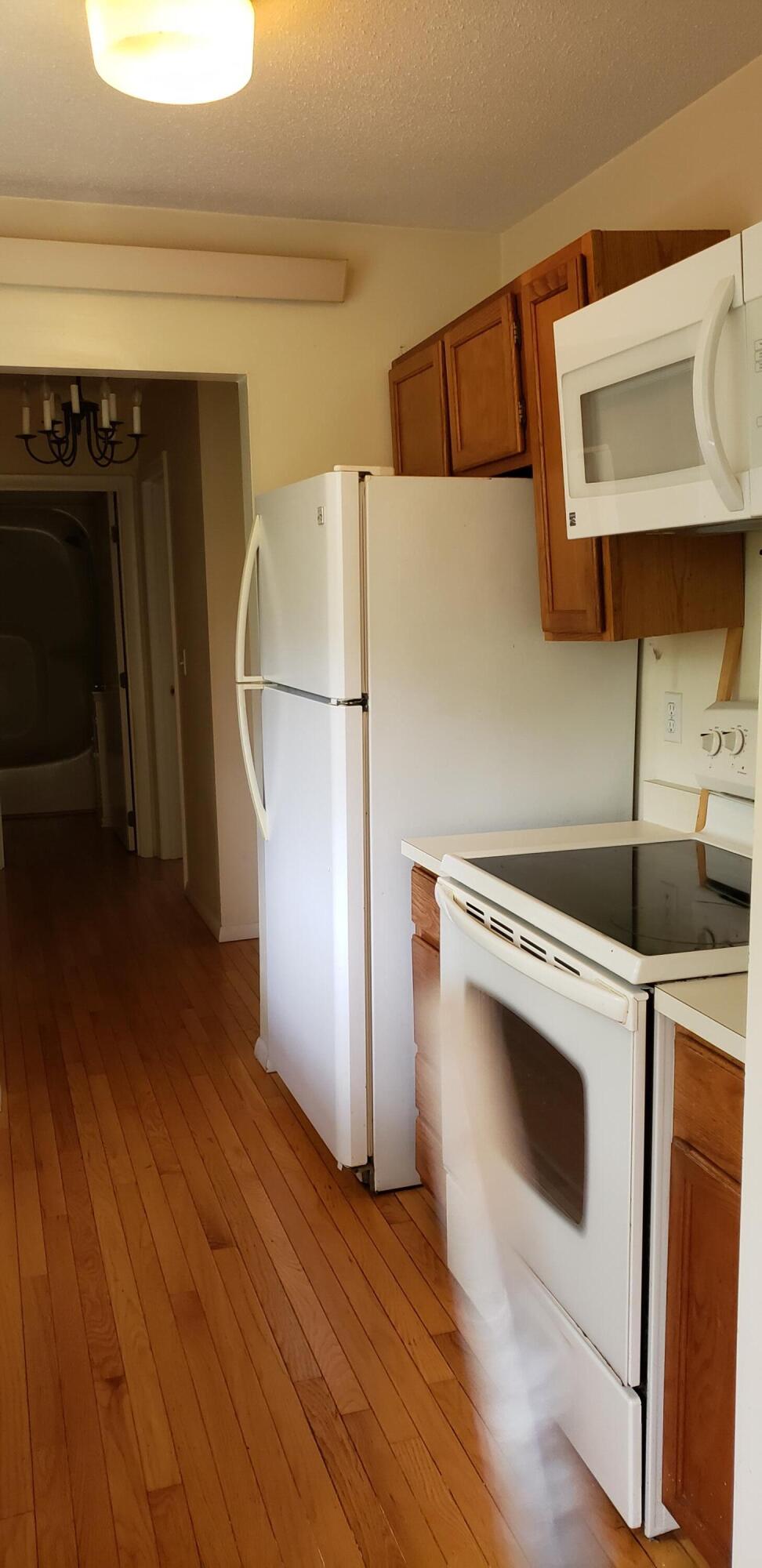 38 Round House Road, Unit 38 Bourne, MA 02532 - Photo 3 of 8 a utility room with washer and dryer