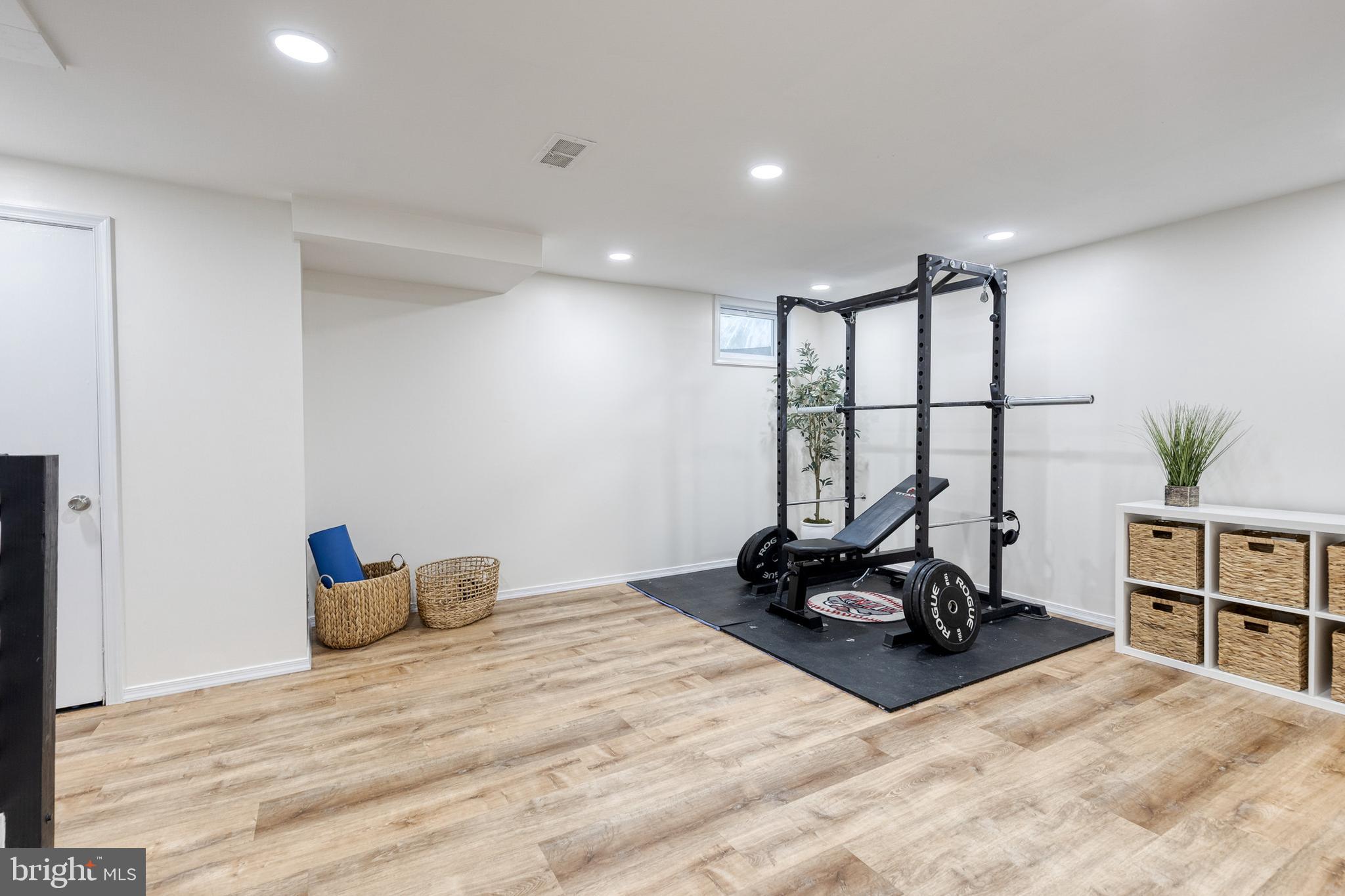 31 Regester Avenue Baltimore, MD 21212 - Photo 22 of 38 a bedroom with a bed and a window
