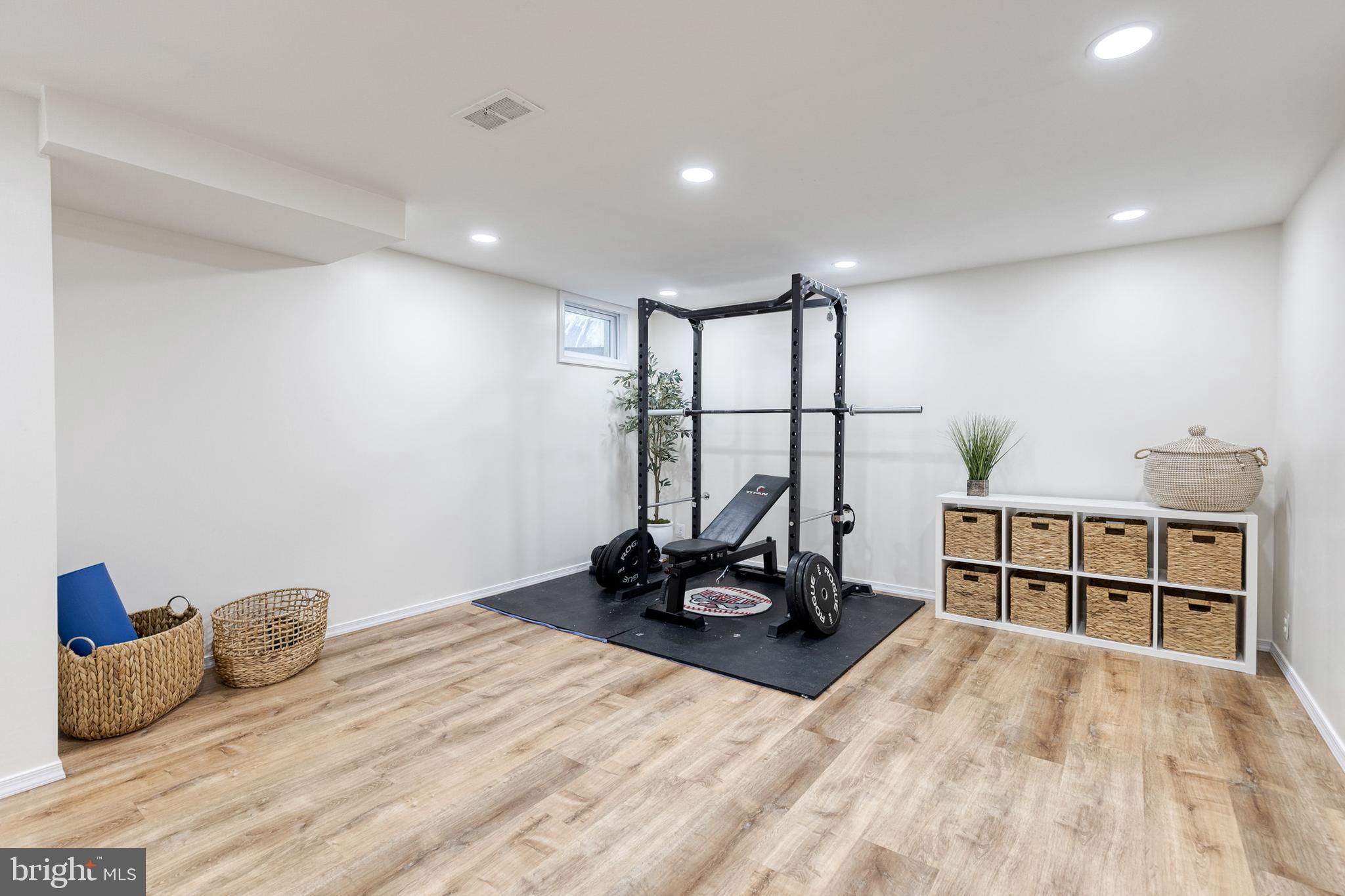 31 Regester Avenue Baltimore, MD 21212 - Photo 23 of 38 a bedroom with a bed and a window