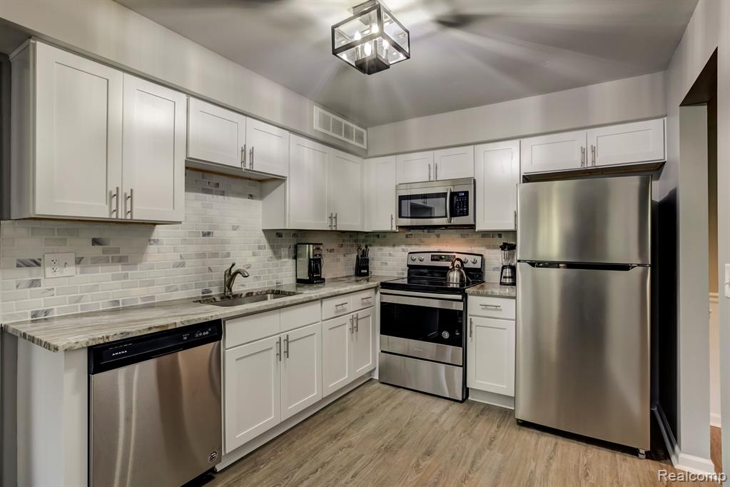 32023 West 14 Mile Road, Unit 105 Farmington, MI 48334 - Photo 8 of 13
