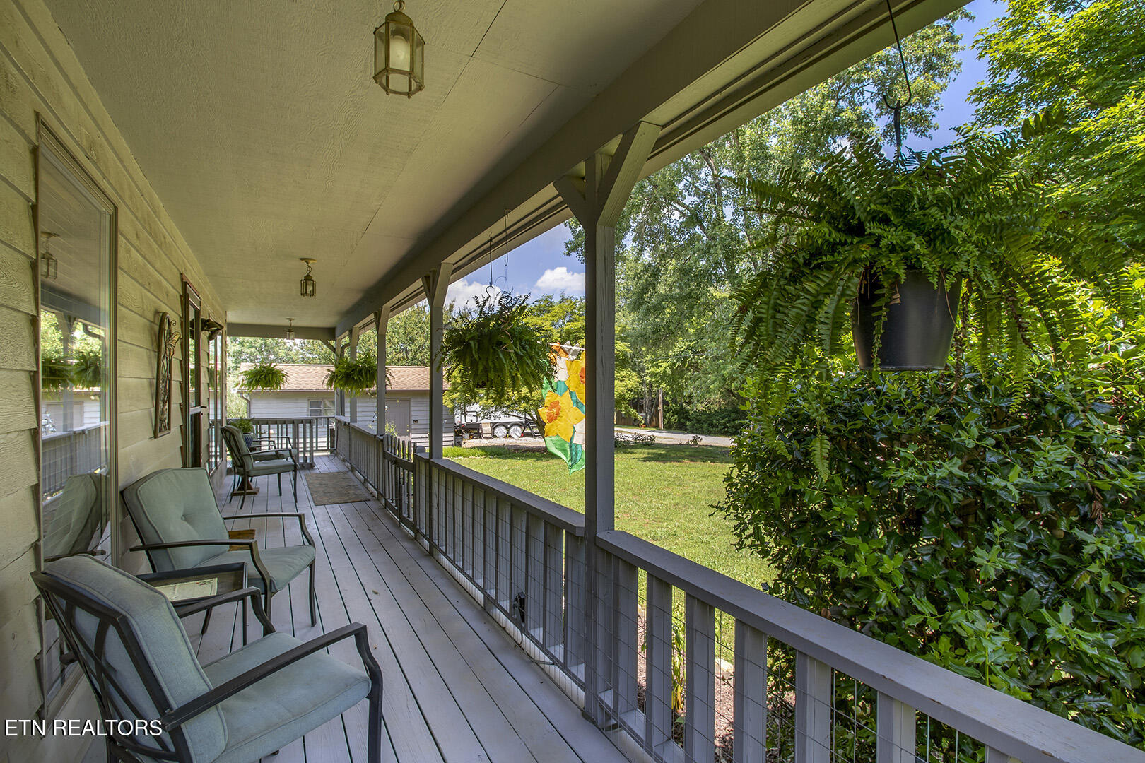 132 Morris Road Kingston, TN 37763 - Photo 8 of 60 08_MorrisLane_132_FrontPorch