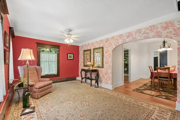 $375,000 | 113 4th Street East, Carver, MN 55315