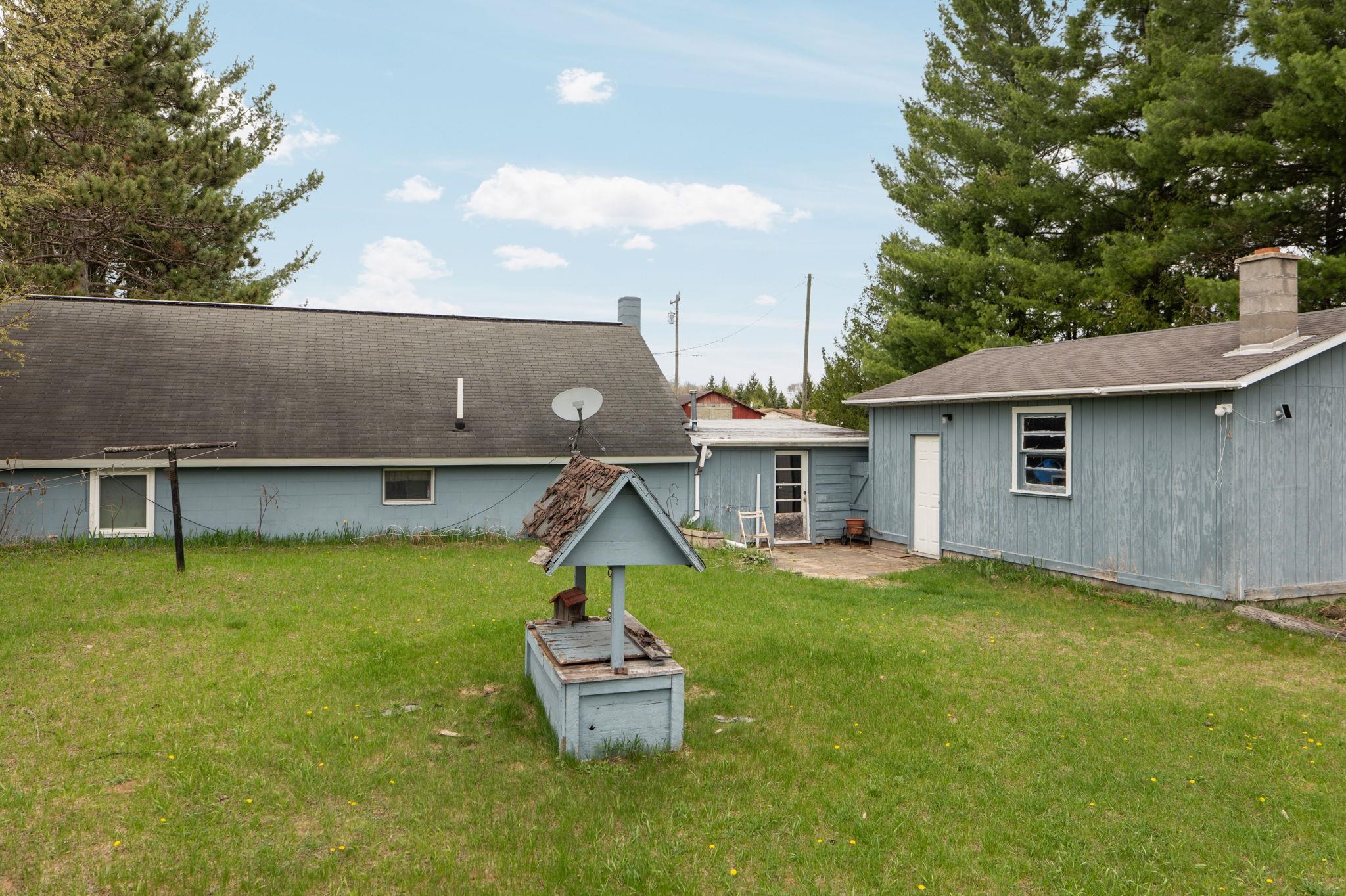 5257 Vance Road Grawn, MI 49637 - Photo 9 of 40