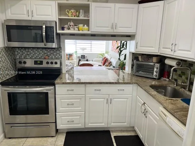 $179,000 | 329 Southeast 3rd Street, Unit 304S, Hallandale Beach, FL 33009