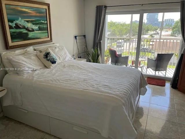 $179,000 | 329 Southeast 3rd Street, Unit 304S, Hallandale Beach, FL 33009