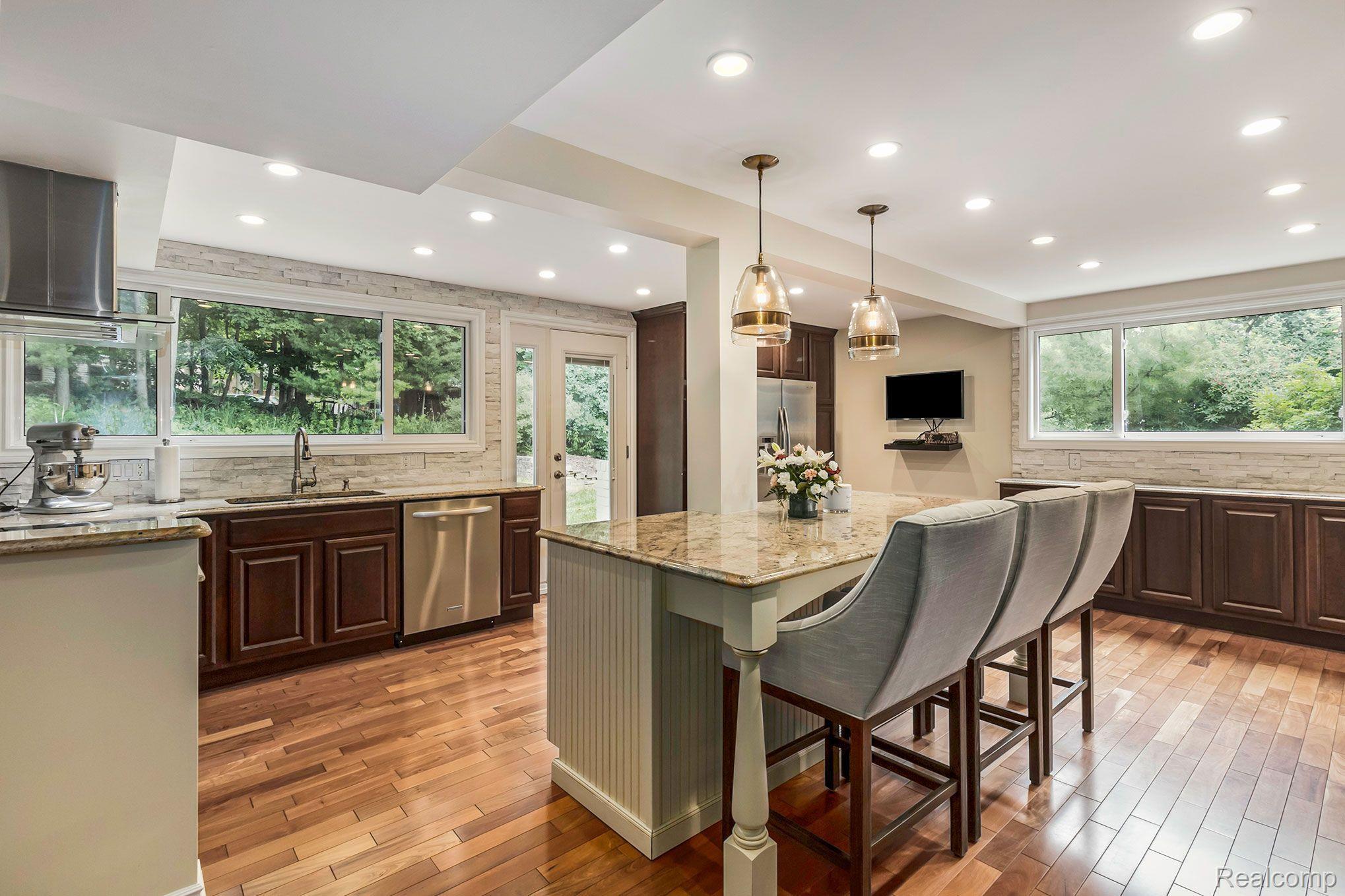 29746 Highmeadow Road Farmington, MI 48334 - Photo 24 of 46 Gallery Image 24