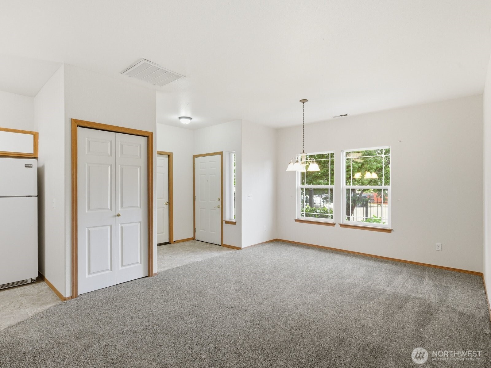 323 North Laventure Road, Unit C Mount Vernon, WA 98273 - Photo 6 of 24 a view of an empty room with a window