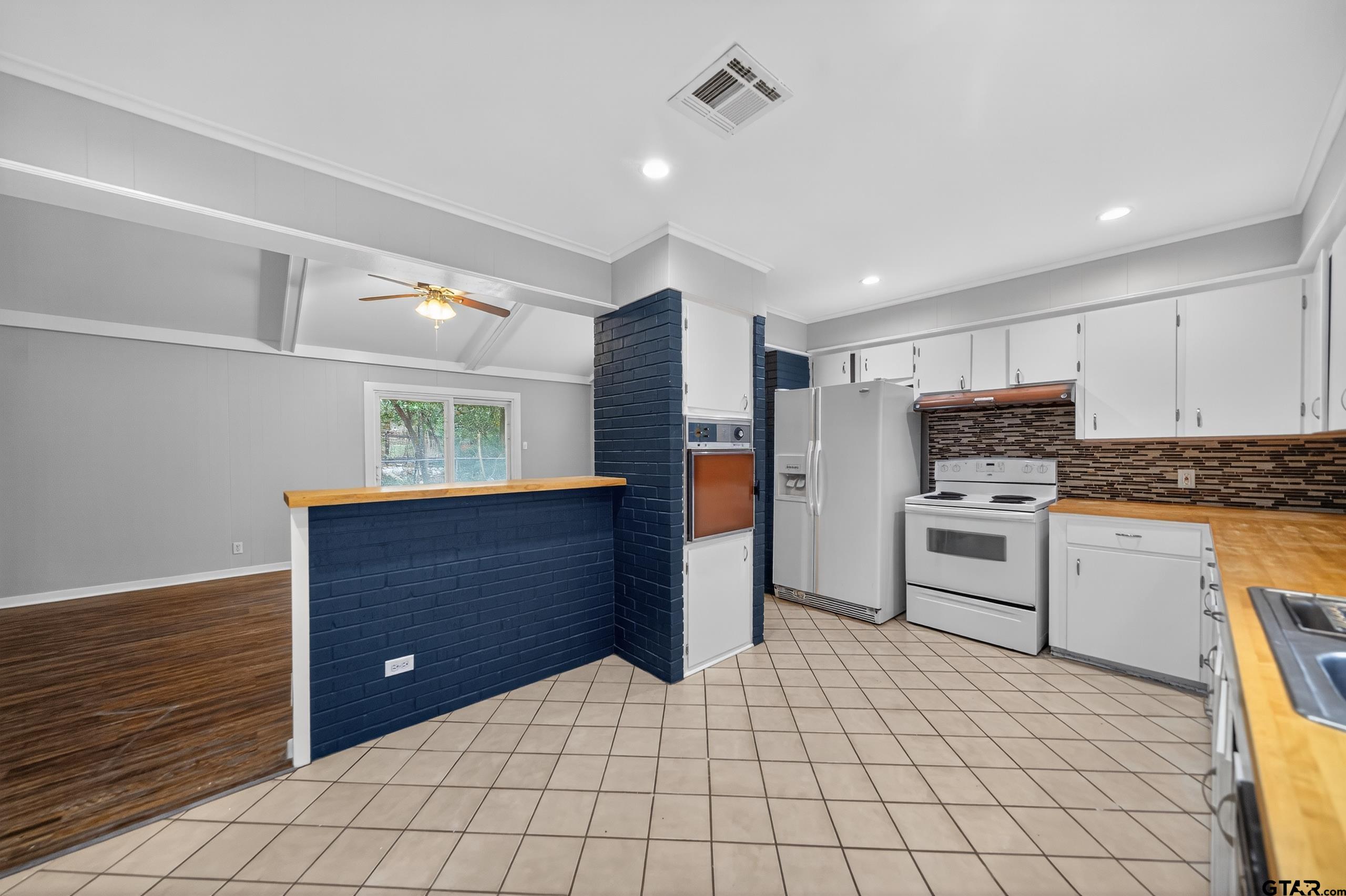 901 Rhodes Drive Tyler, TX 75701 - Photo 12 of 35