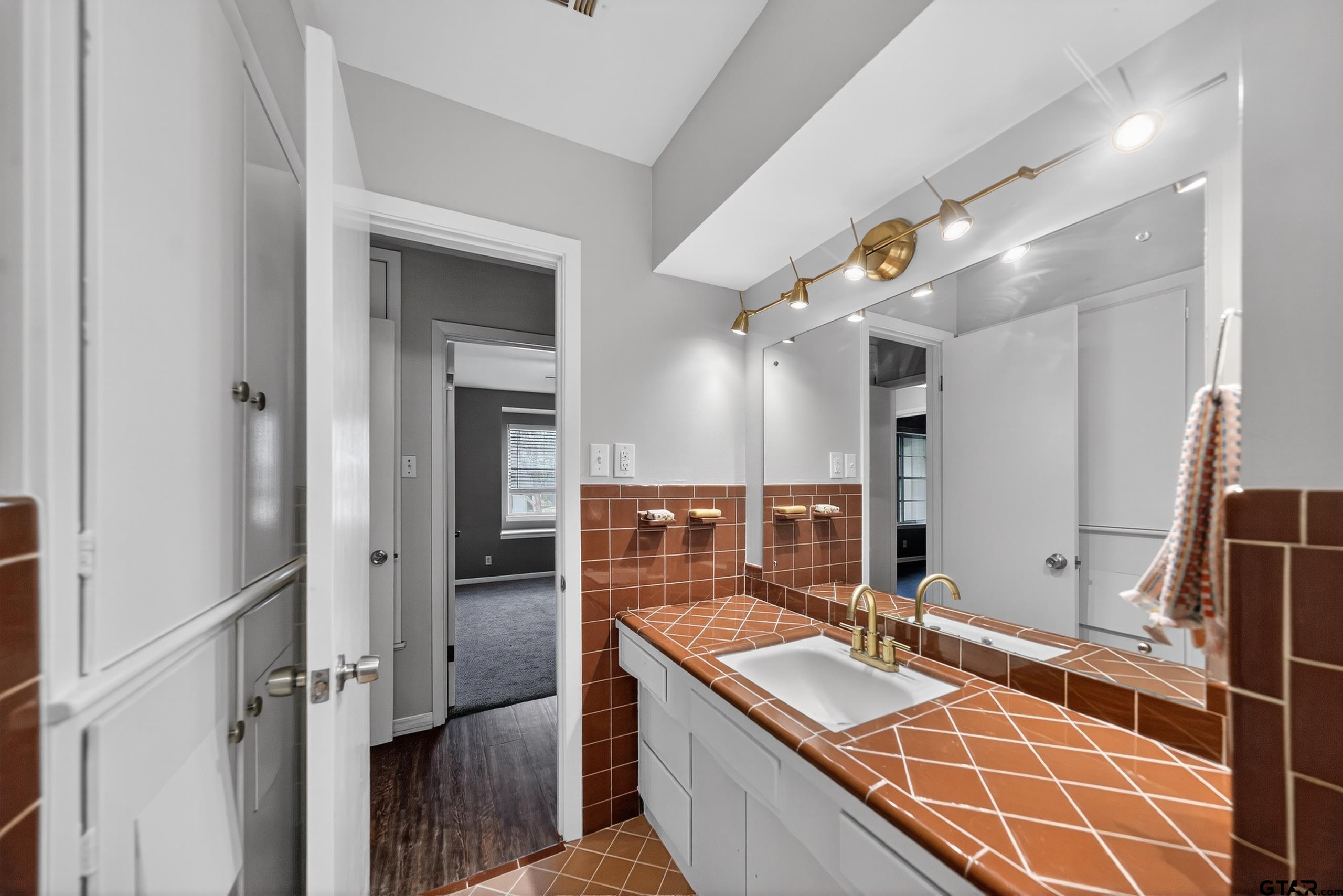 901 Rhodes Drive Tyler, TX 75701 - Photo 18 of 35