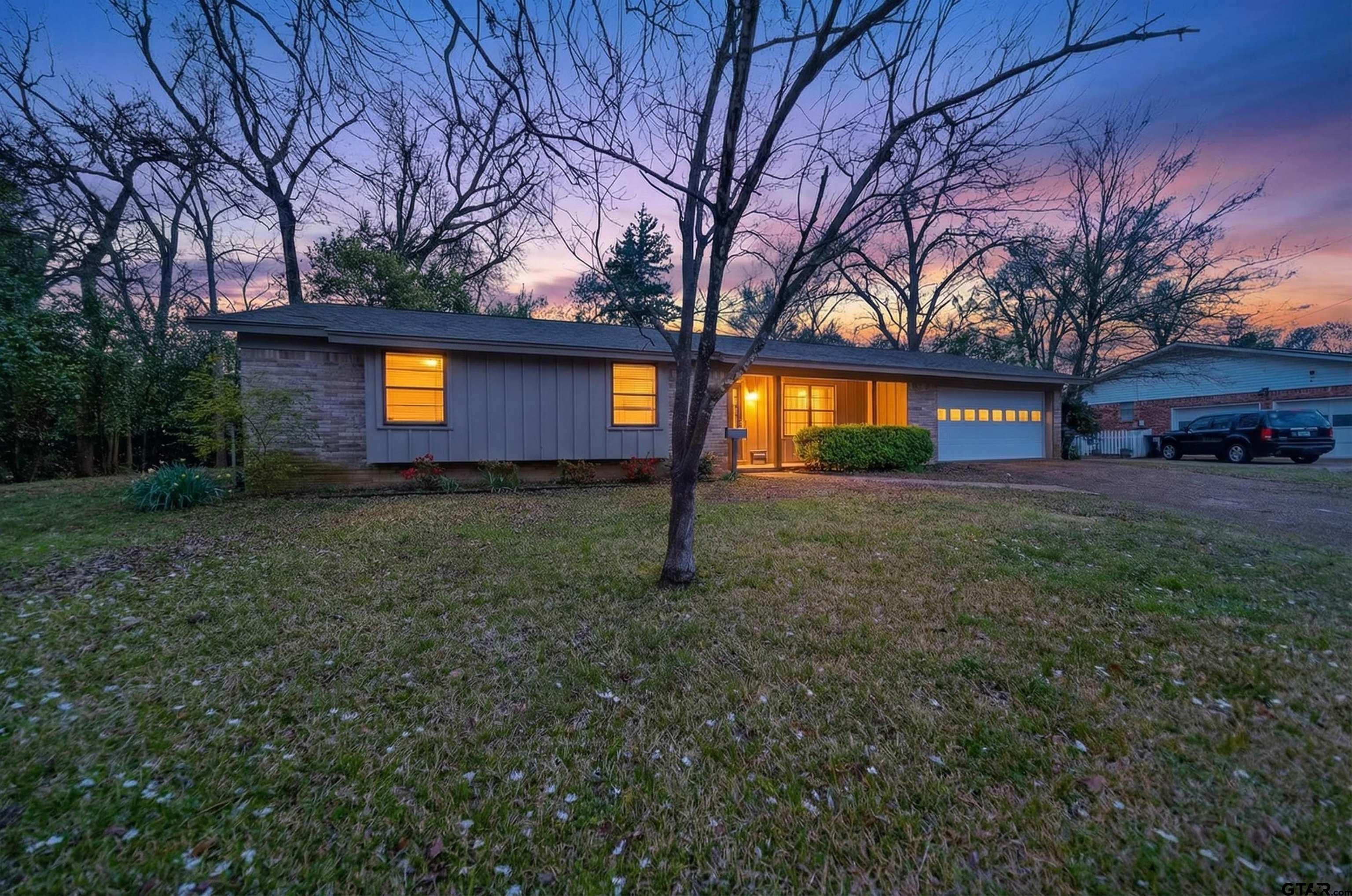 901 Rhodes Drive Tyler, TX 75701 - Photo 3 of 35