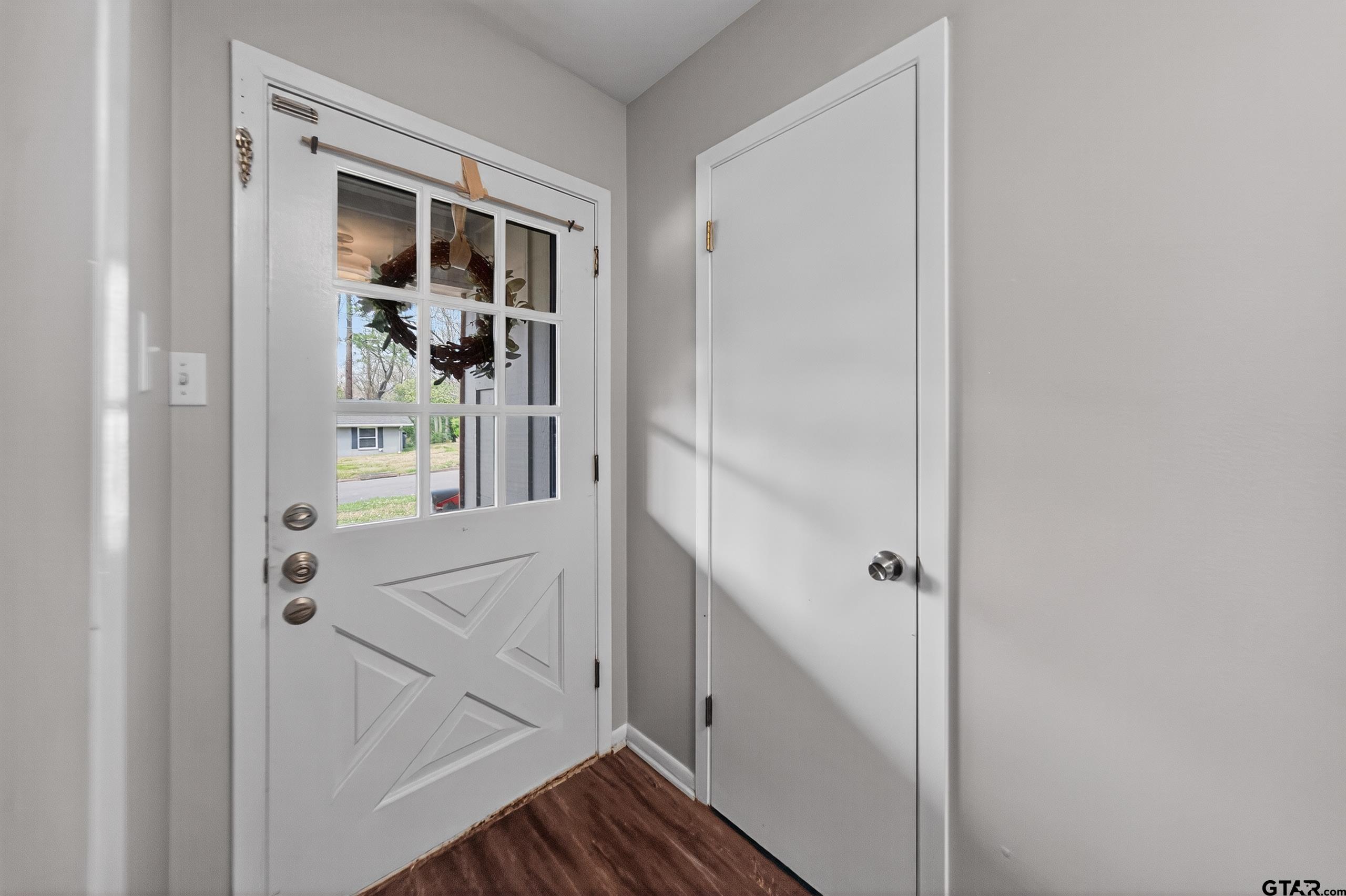 901 Rhodes Drive Tyler, TX 75701 - Photo 6 of 35