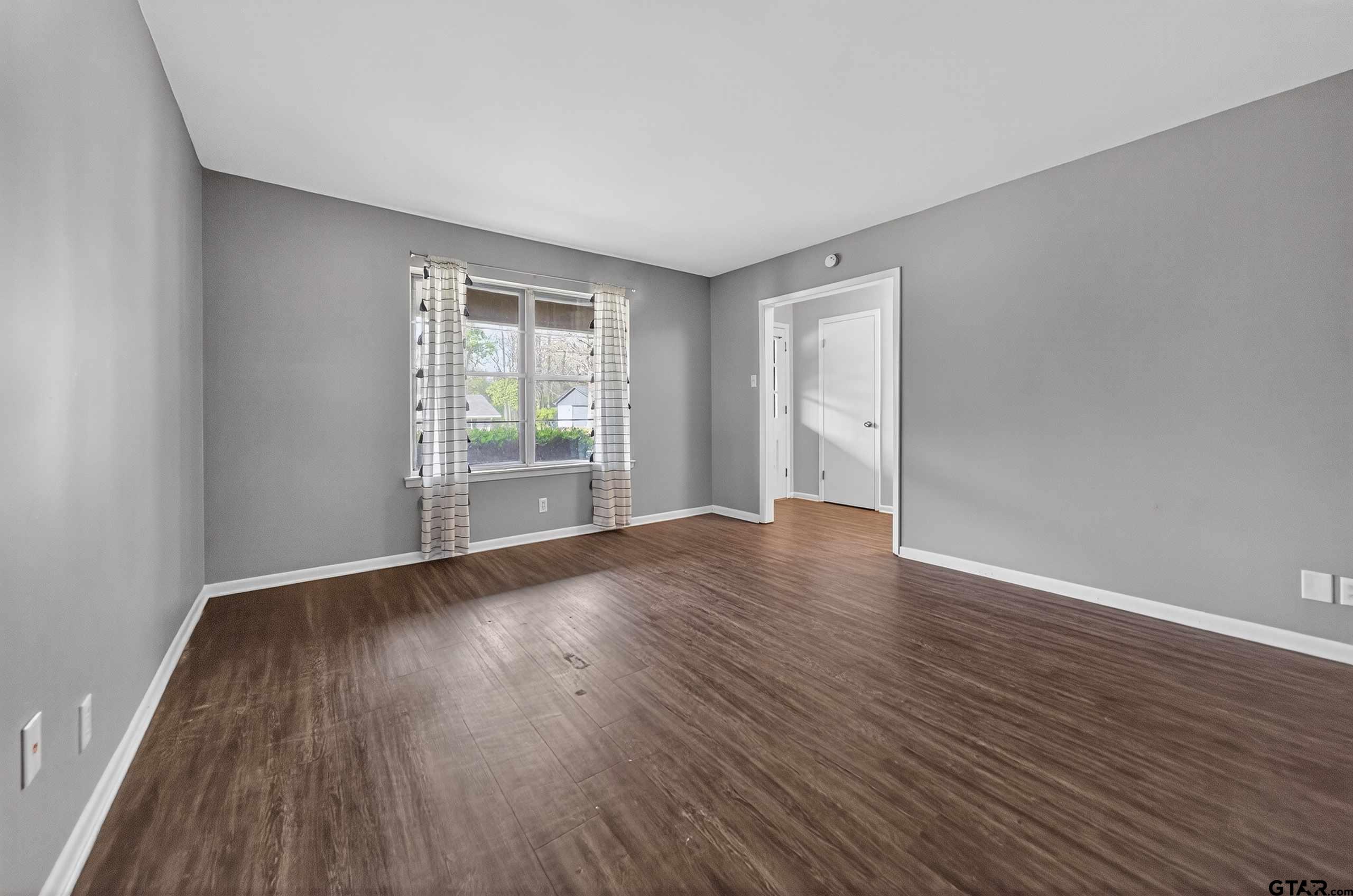 901 Rhodes Drive Tyler, TX 75701 - Photo 7 of 35