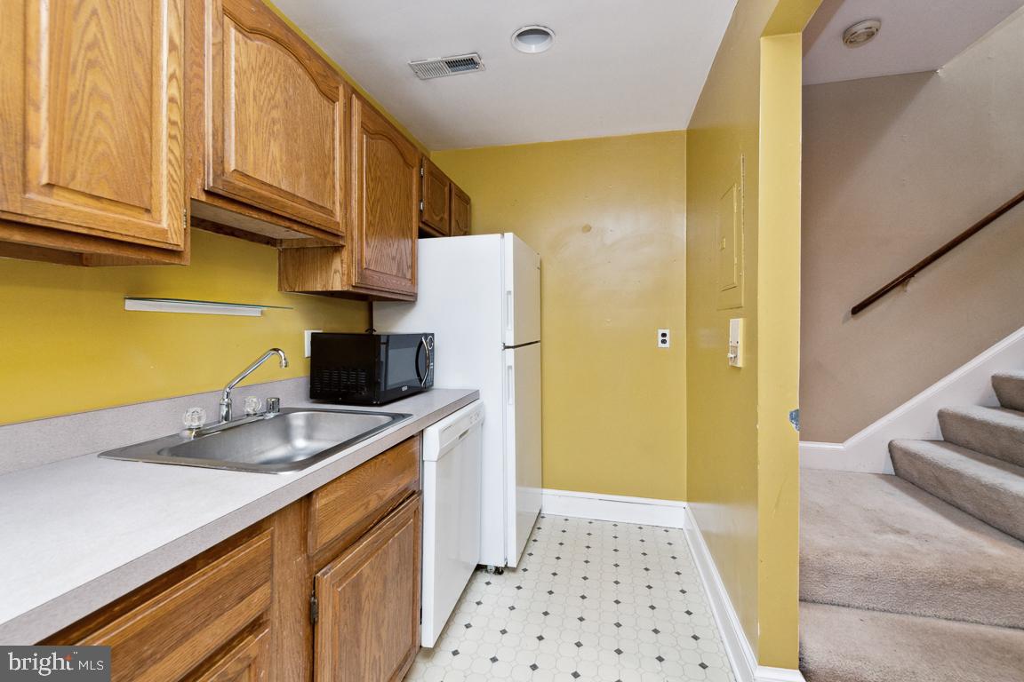 918 North Calvert Street, Unit D Baltimore, MD 21202 - Photo 15 of 35 Kitchen