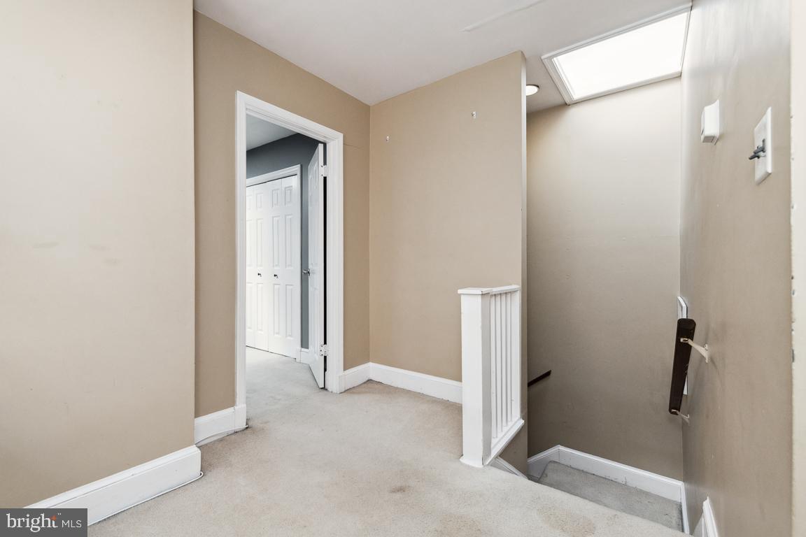 918 North Calvert Street, Unit D Baltimore, MD 21202 - Photo 23 of 35 Upstairs hallway