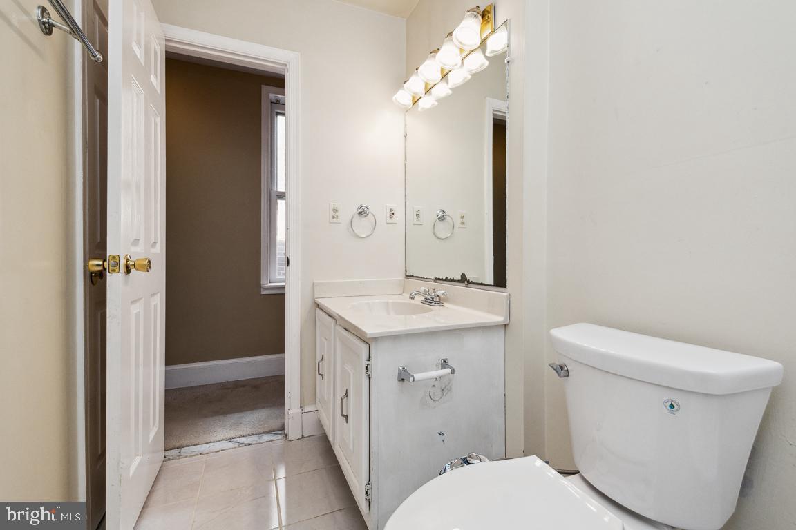 918 North Calvert Street, Unit D Baltimore, MD 21202 - Photo 27 of 35 Full Bath