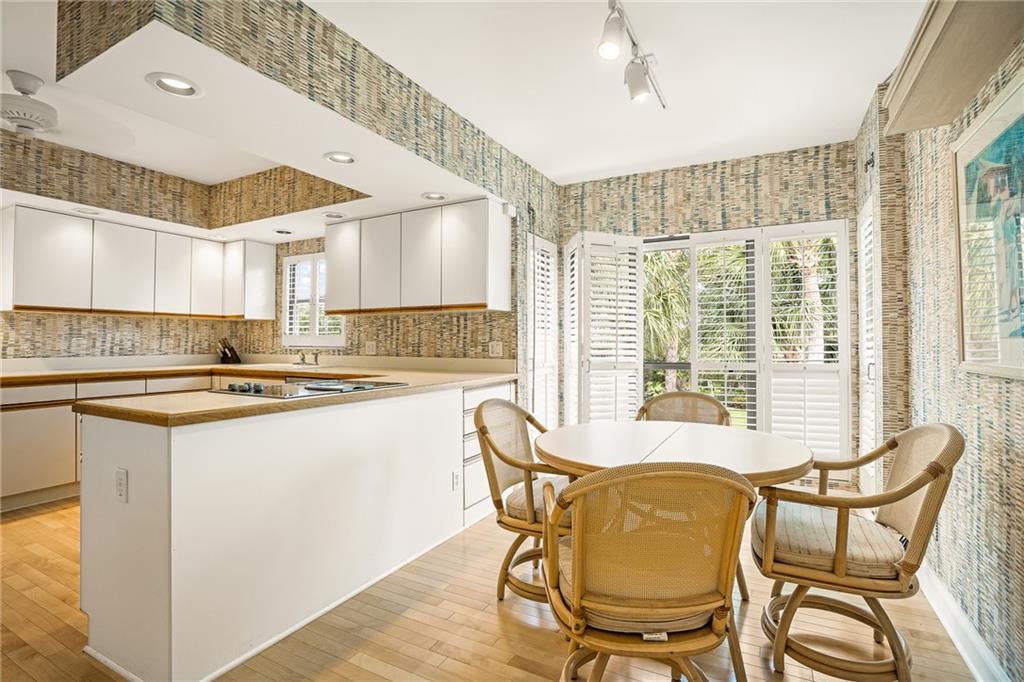 1901 Bay Road, Unit 301 Vero Beach, FL 32963 - Photo 14 of 36 Gallery Image 14