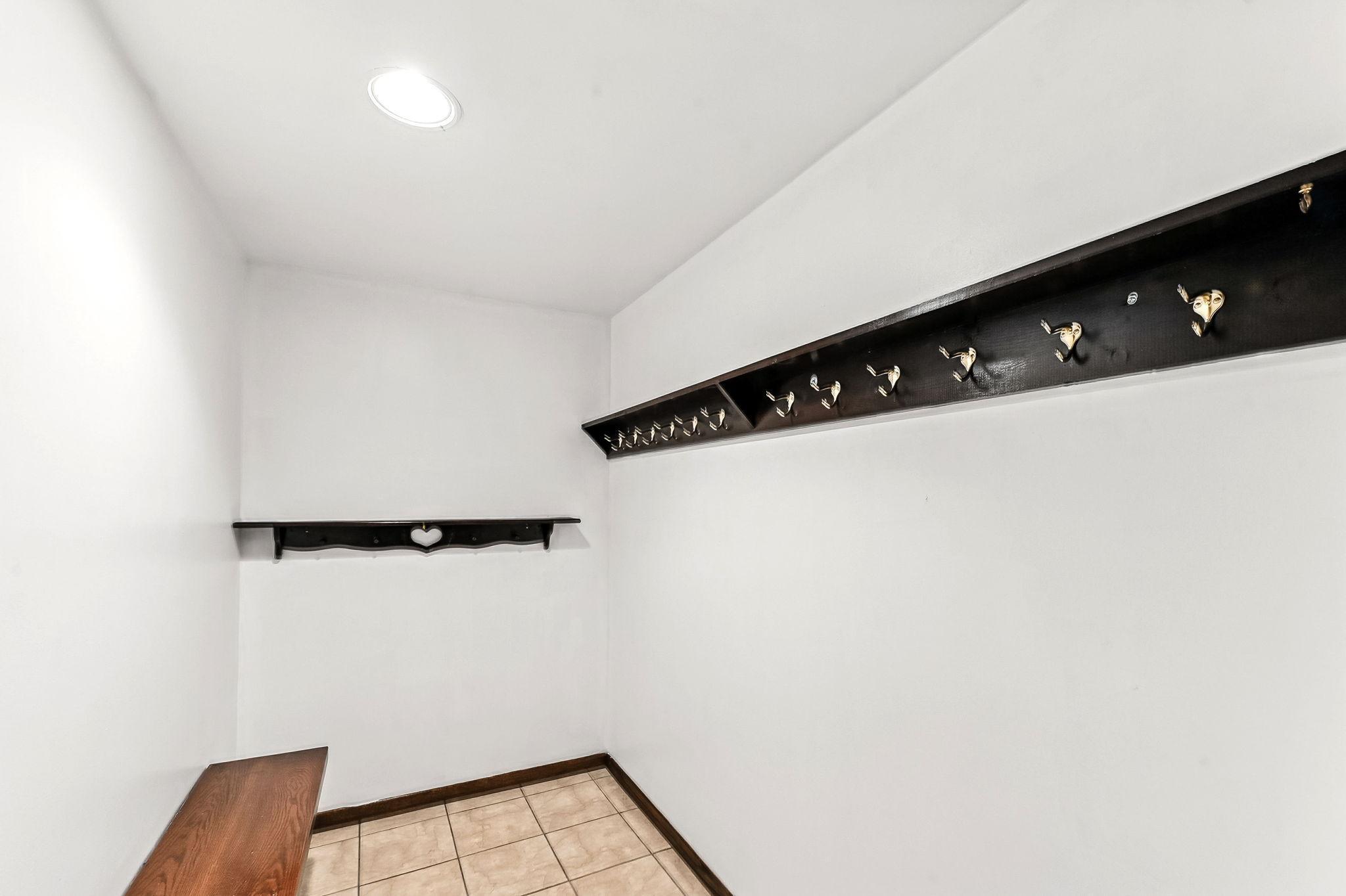 11309 Goodrich Road Bloomington, MN 55437 - Photo 32 of 50 Gallery Image 32