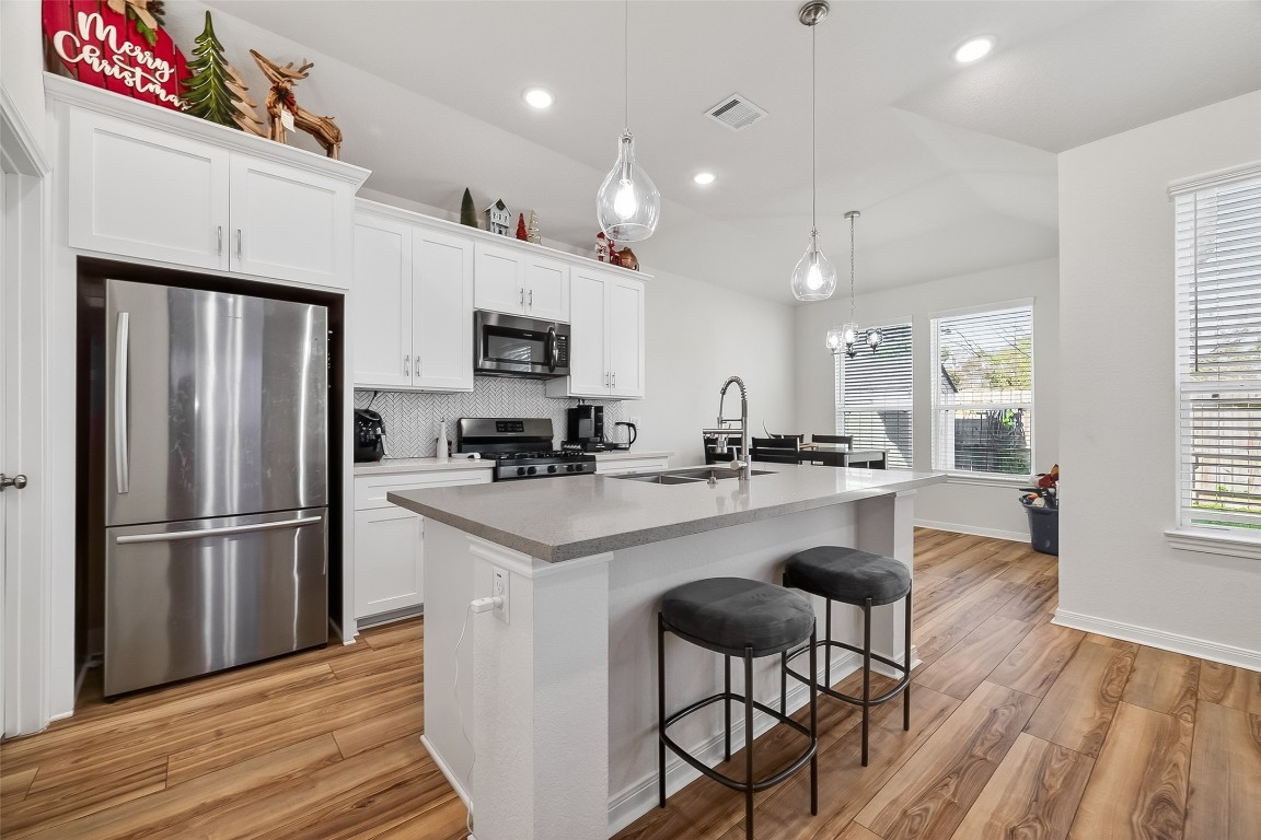 5121 Firnat Street Houston, TX 77016 - Photo 4 of 31