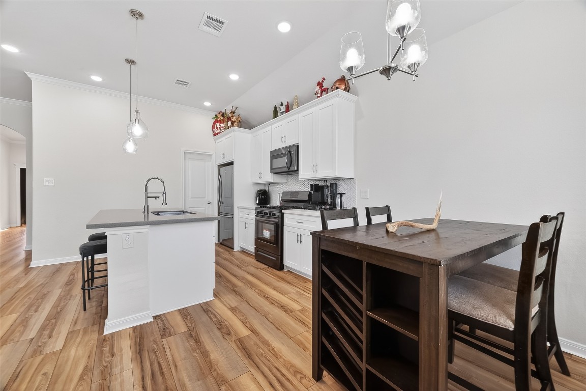 5121 Firnat Street Houston, TX 77016 - Photo 8 of 31