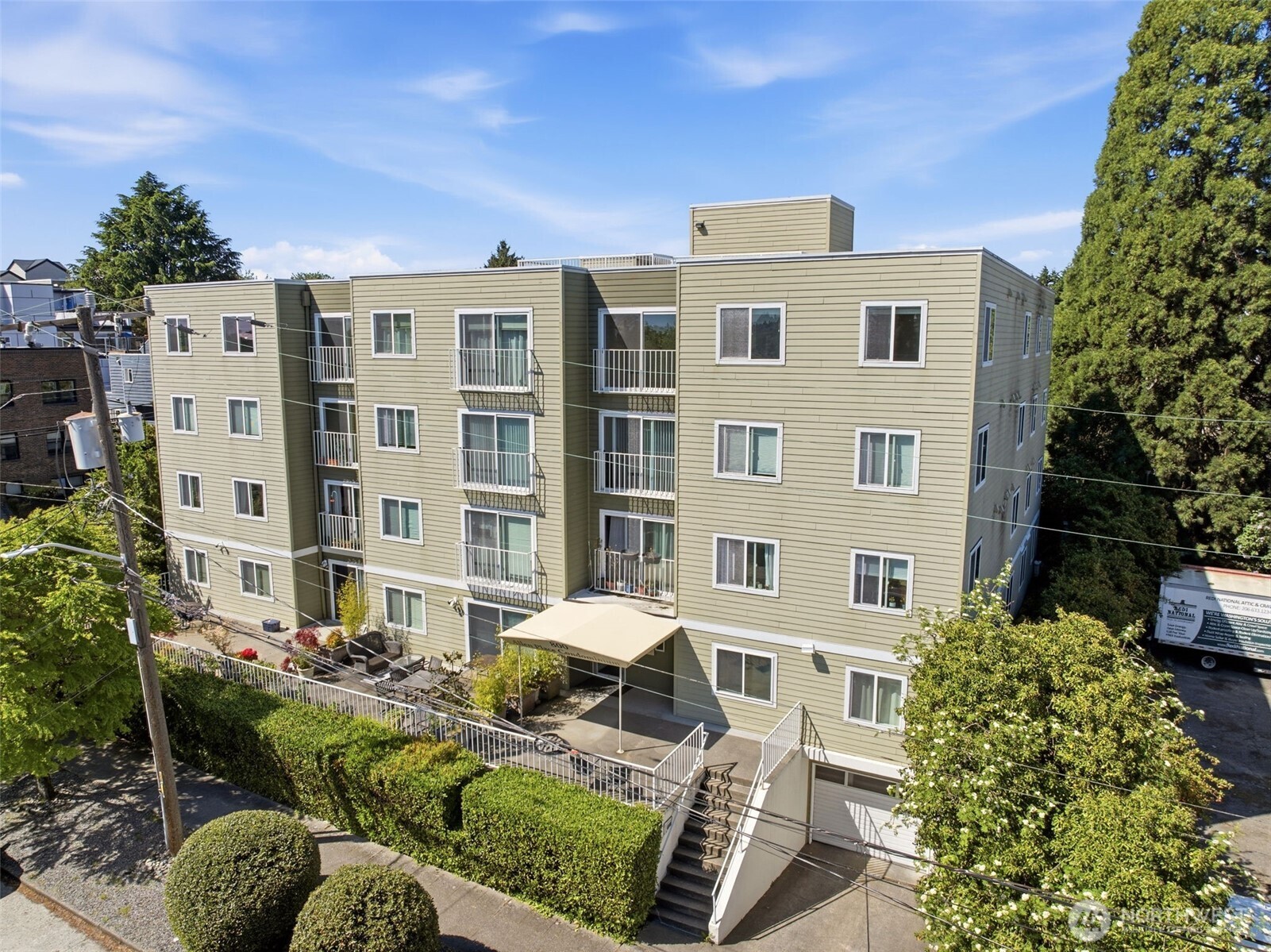 800 North Allen Place, Unit 401 Seattle, WA 98103 - Photo 31 of 32
