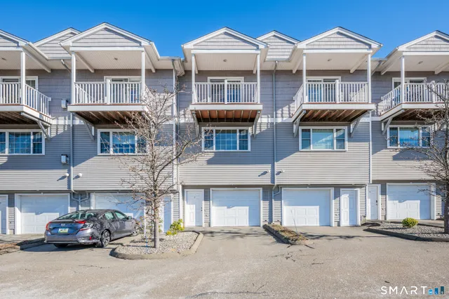 $329,900 | 330 Crystal Avenue, Unit 3, New London, CT 06320