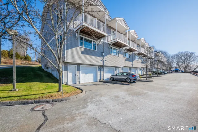 $329,900 | 330 Crystal Avenue, Unit 3, New London, CT 06320