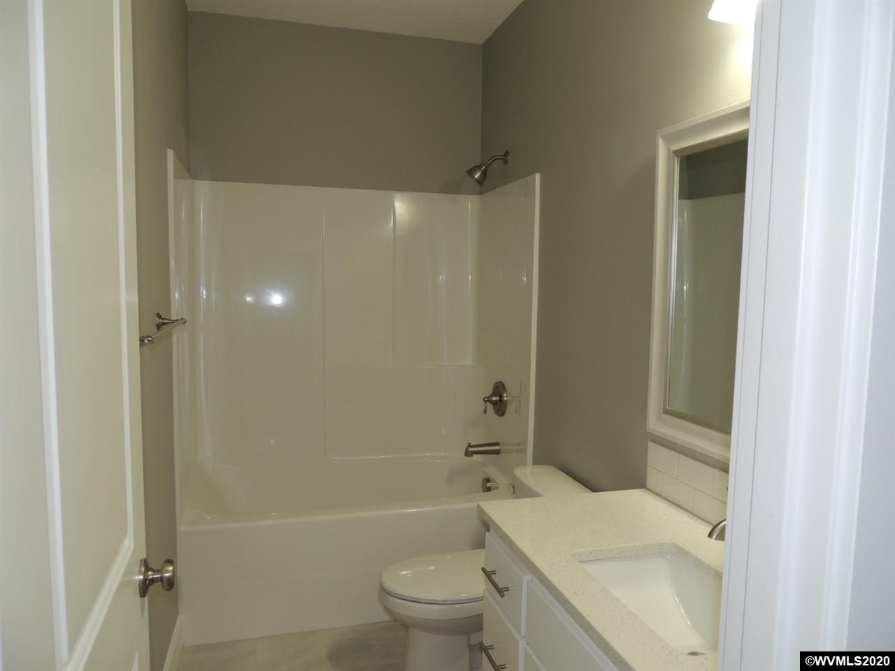 805 Riley Drive Northeast Silverton, OR 97381 - Photo 16 of 20 Gallery Image 16