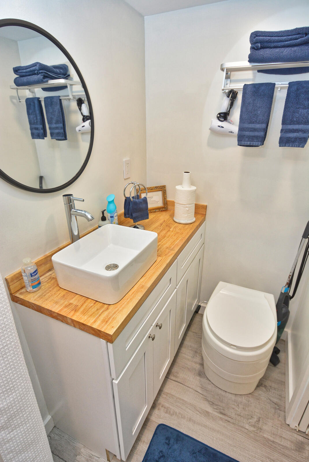 Tbd Southeast Iris Street Stuart, FL 34997 - Photo 17 of 33 a bathroom with a sink and a mirror