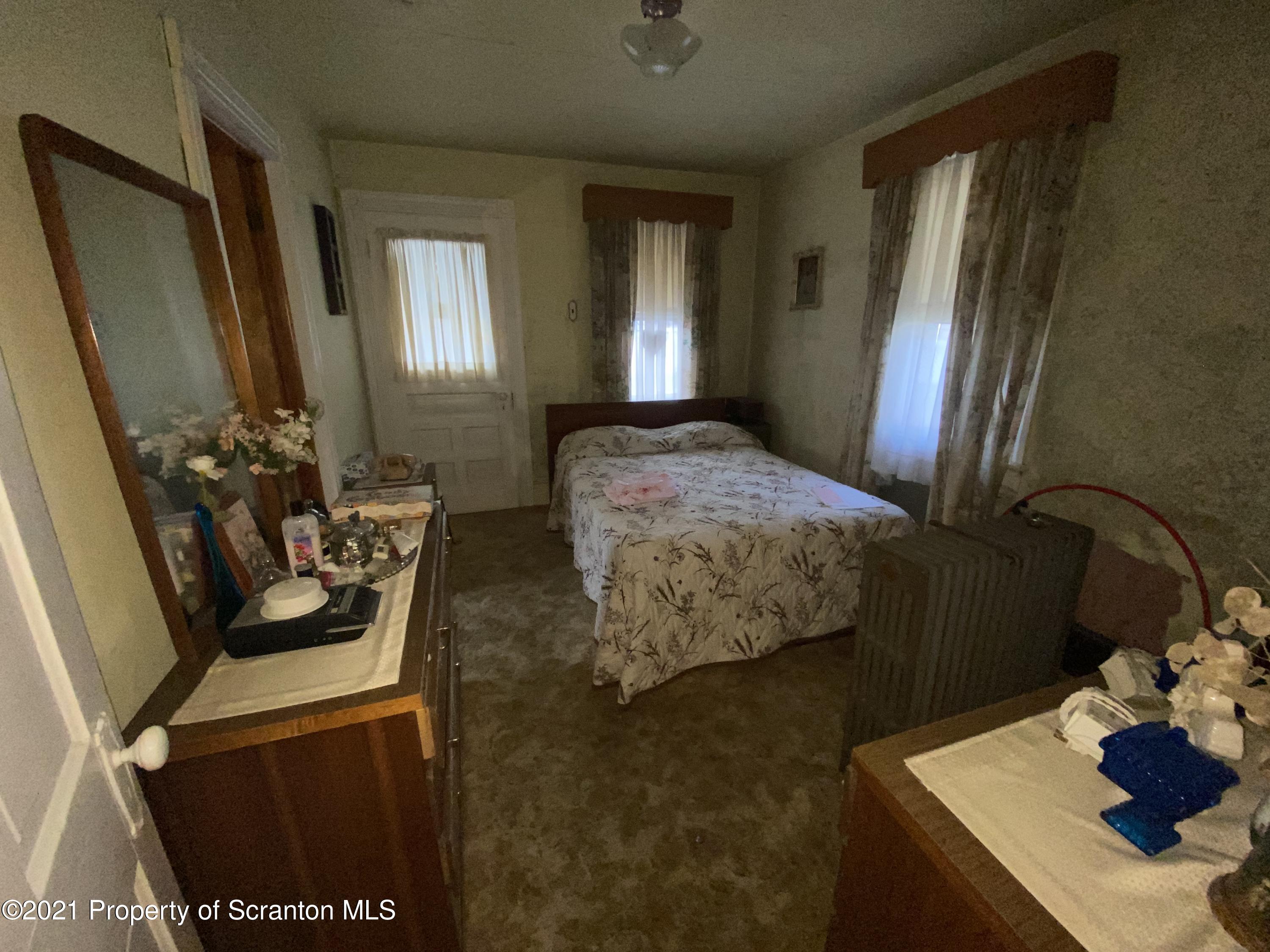 28 Rear Frobel Street Carbondale, PA 18407 - Photo 7 of 10 Gallery Image 7