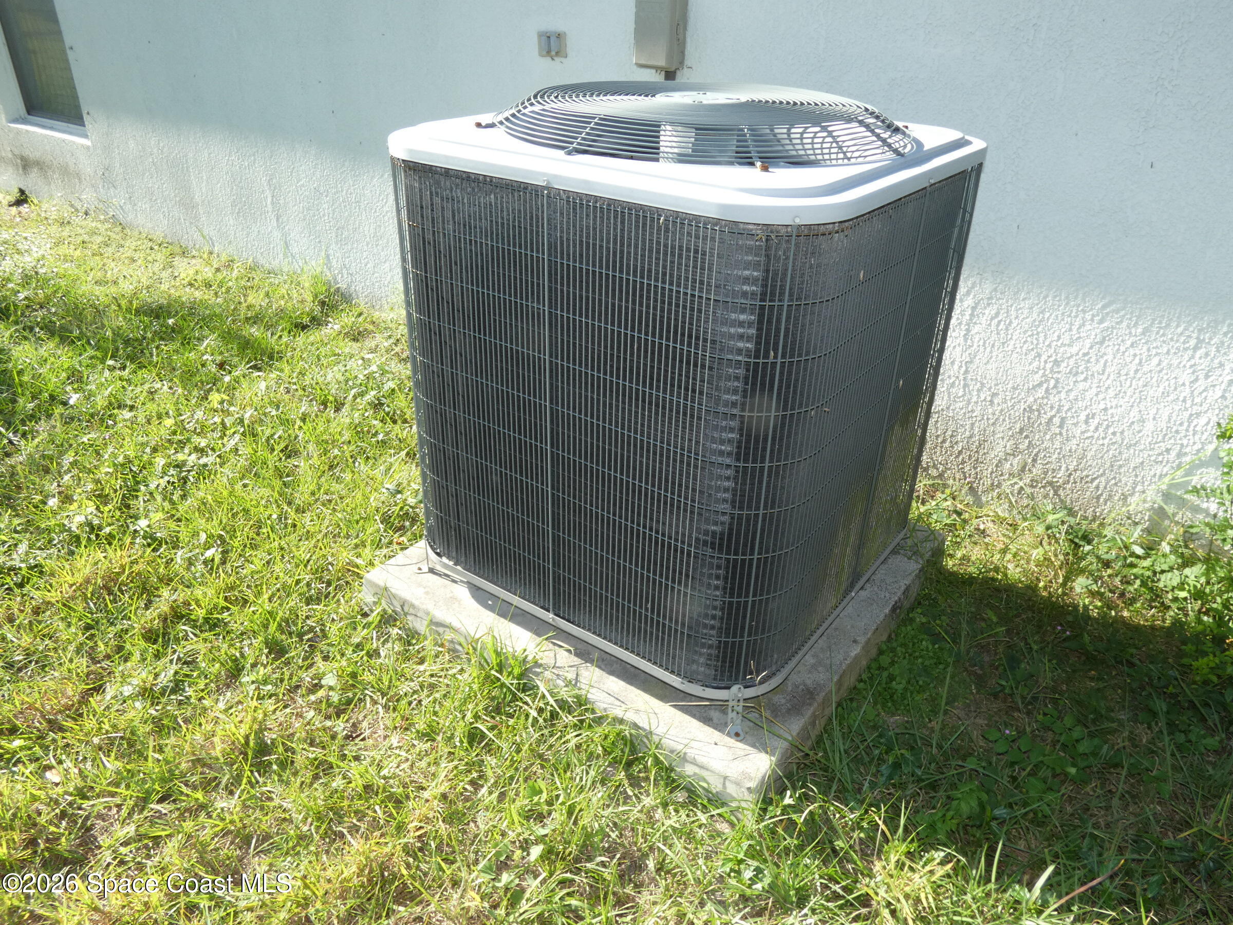 3195 Legendary Lane Melbourne, FL 32935 - Photo 22 of 25 a bathroom with a bathtub
