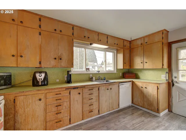 $325,000 | 6867 North Hudson Street, Portland, OR 97203