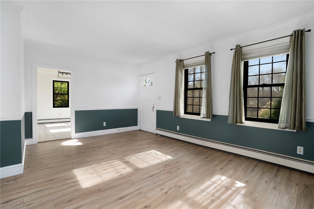32 Brookdale Avenue Cranston, RI 02921 - Photo 6 of 46