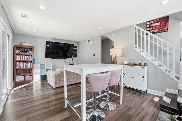 $1,900 | 12738 South Kenneth Avenue, Unit H, Alsip, IL 60803
