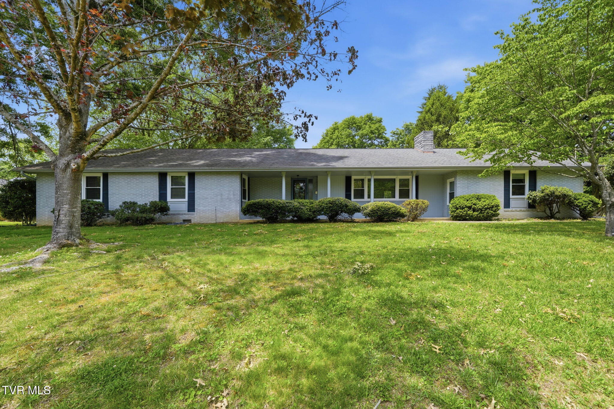 1-web-or-mls-808 Chippendale Rd-1