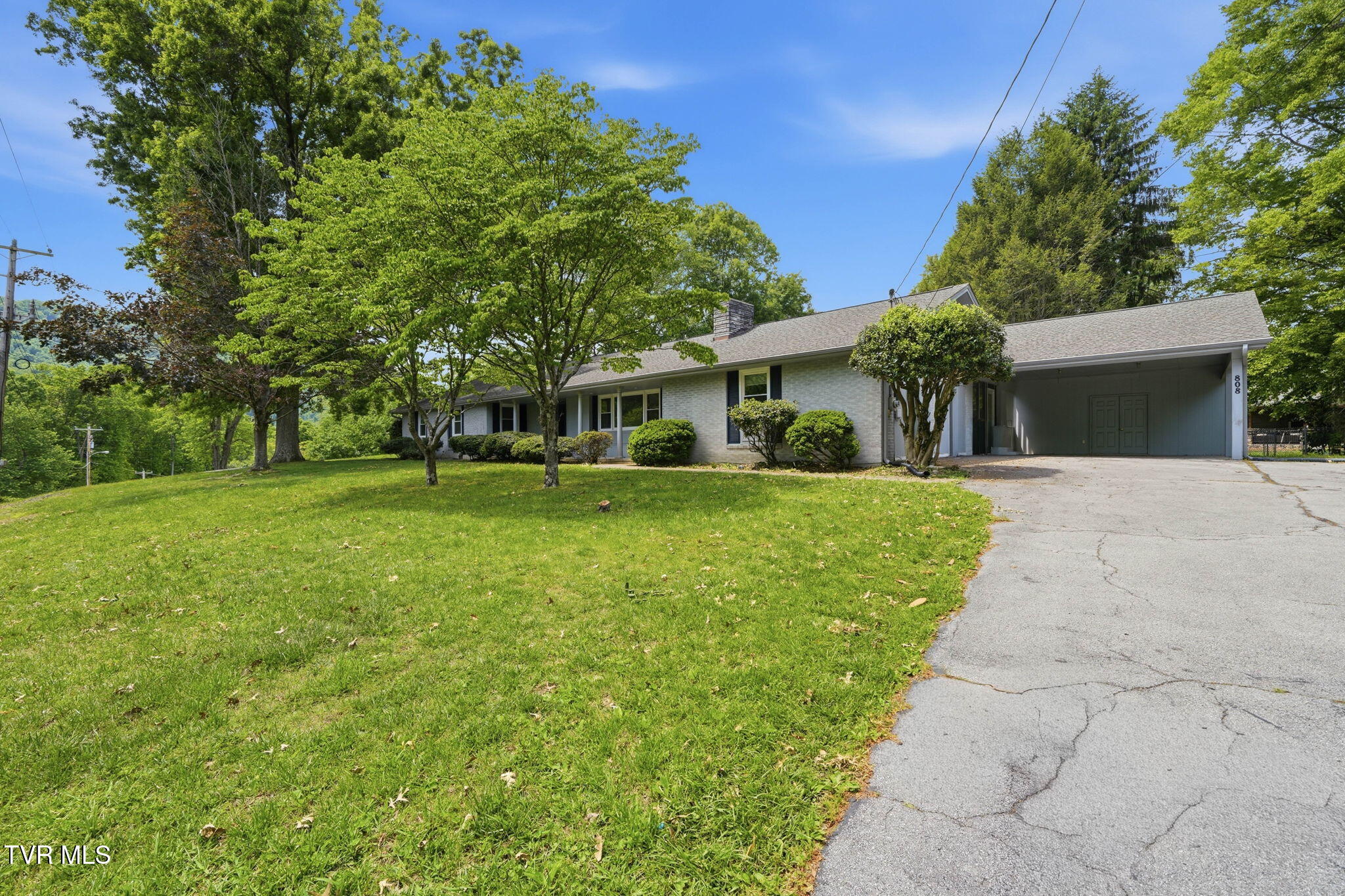 808 Chippendale Road, Unit 16 Kingsport, TN 37660 - Photo 13 of 35 12-web-or-mls-808 Chippendale Rd-2