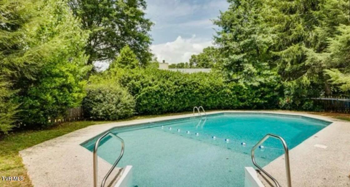 808 Chippendale Road, Unit 16 Kingsport, TN 37660 - Photo 22 of 35 d6a9bd6b-3fa0-4dbe-b963-31784f8085bc
