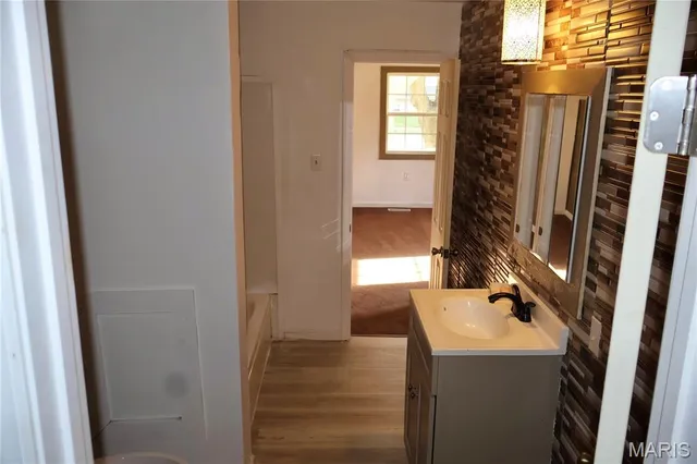 $95,000 | 623 Broadway, Venice, IL 62090