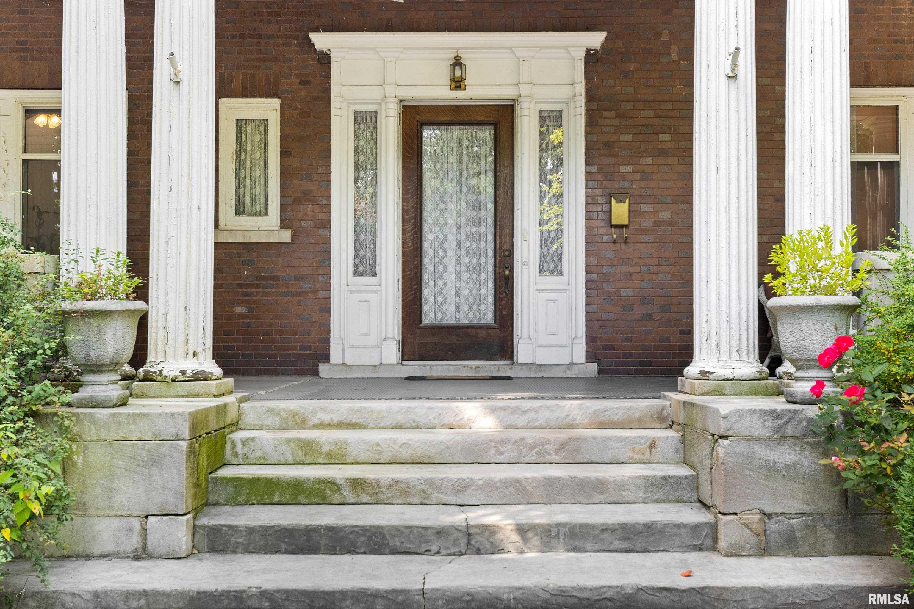 423 West High Street Peoria, IL 61606 - Photo 3 of 58