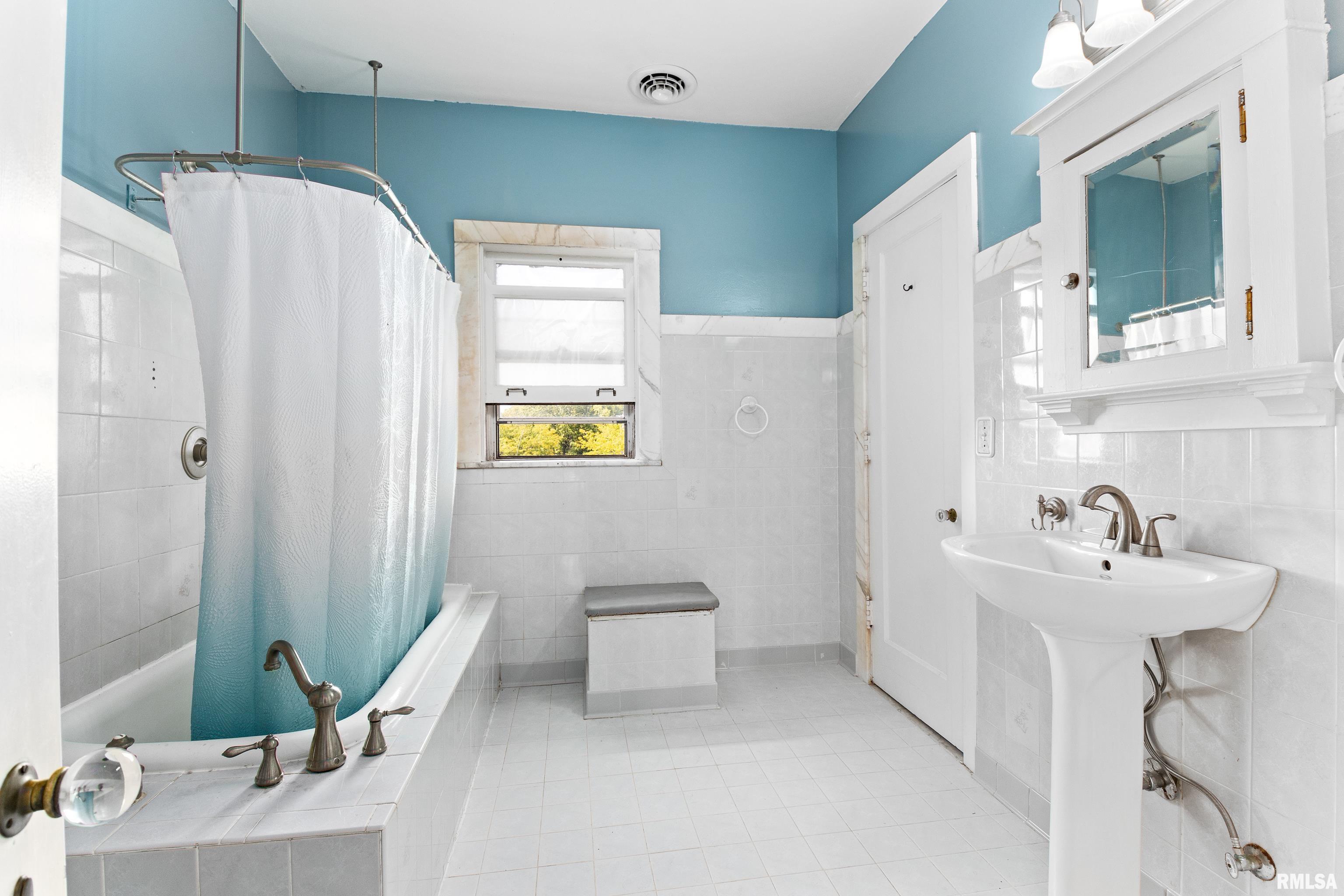 423 West High Street Peoria, IL 61606 - Photo 46 of 58