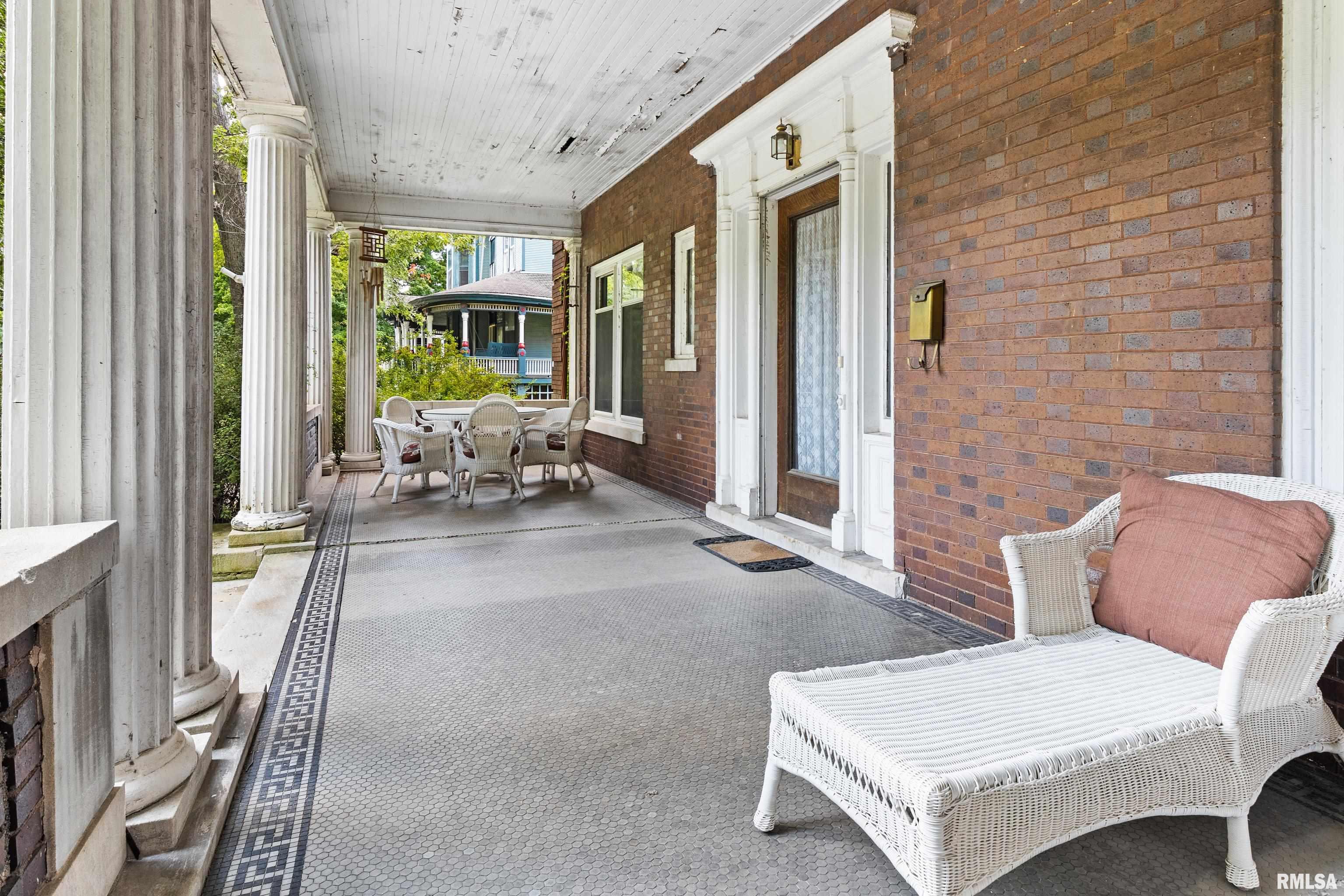 423 West High Street Peoria, IL 61606 - Photo 7 of 58