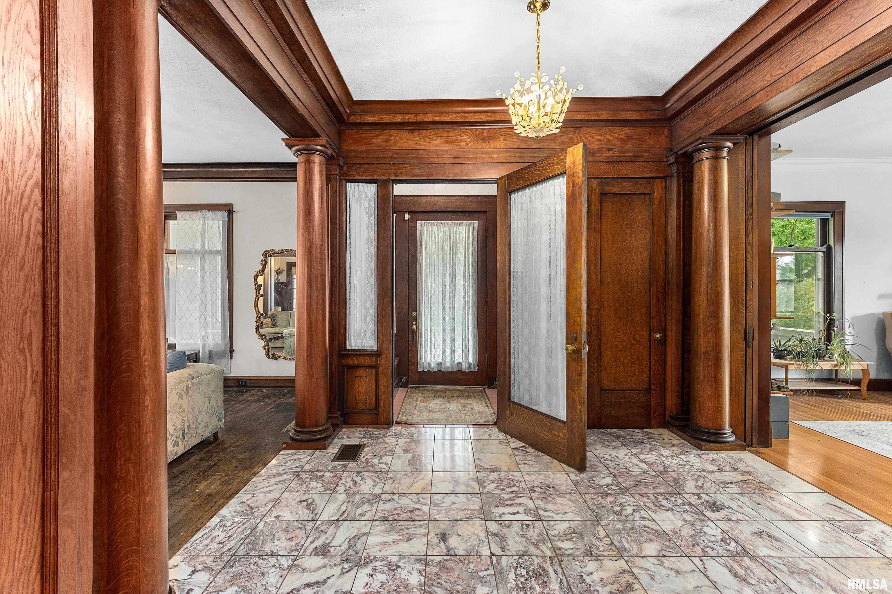 423 West High Street Peoria, IL 61606 - Photo 9 of 58