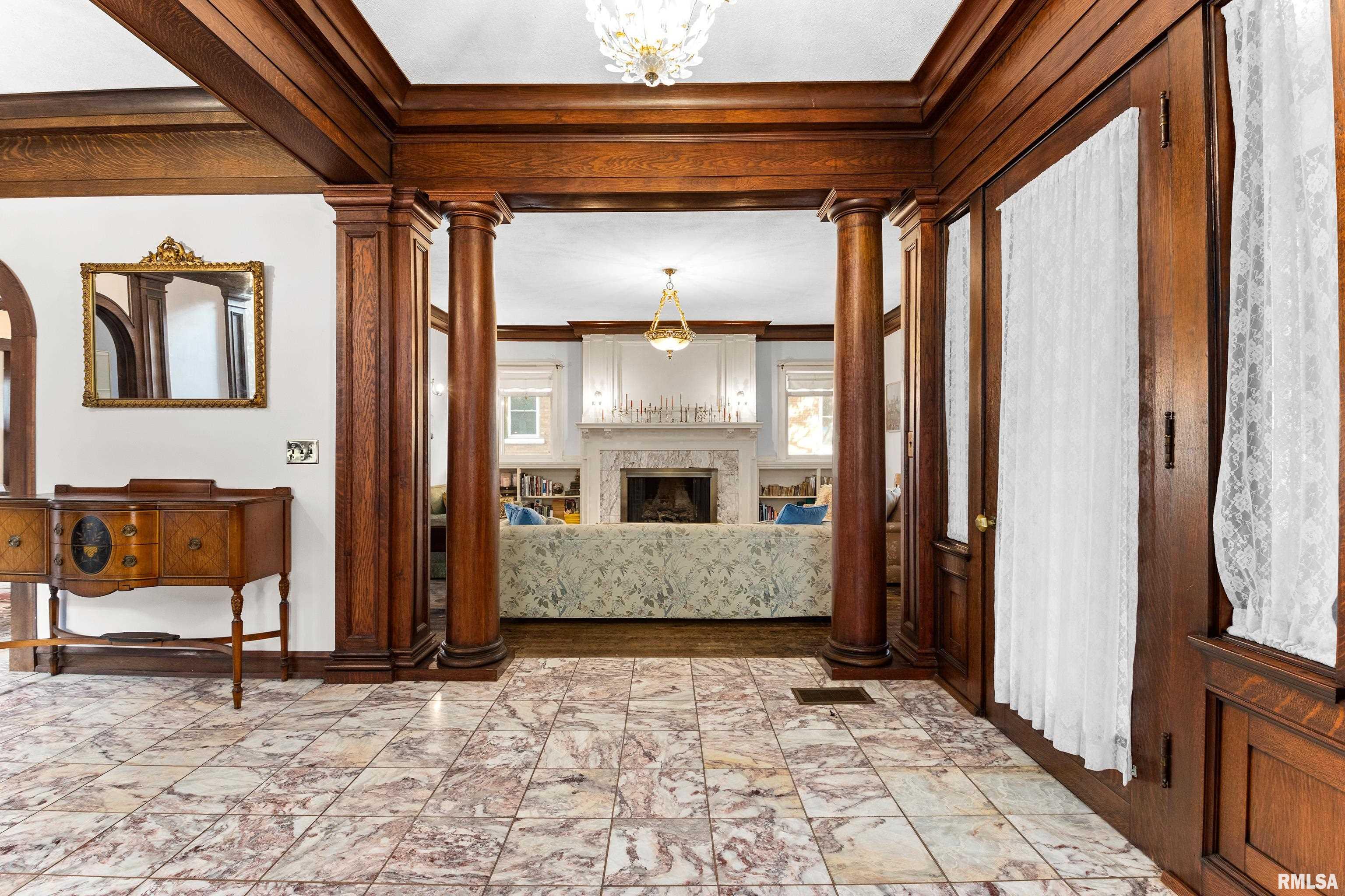 423 West High Street Peoria, IL 61606 - Photo 10 of 58