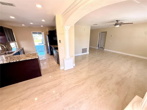 $2,600 | 9026 Dixiana Villa Circle, Tampa, FL 33635