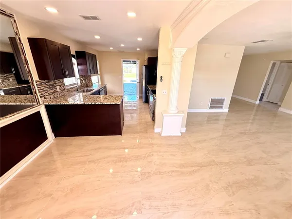 $2,600 | 9026 Dixiana Villa Circle, Tampa, FL 33635