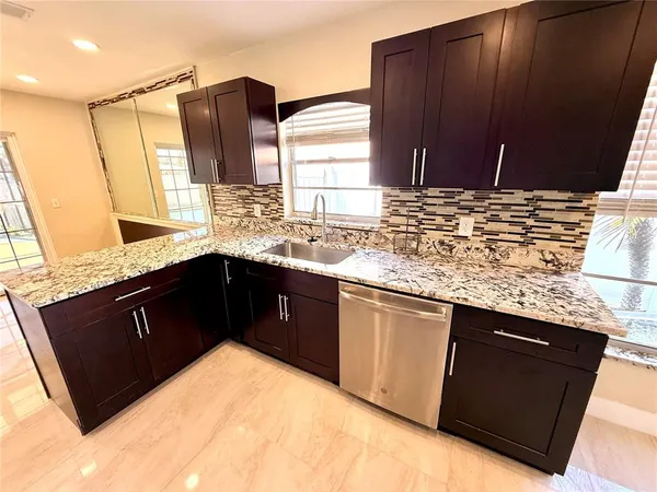 $2,600 | 9026 Dixiana Villa Circle, Tampa, FL 33635
