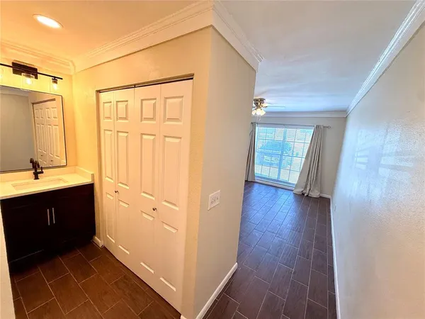 $2,600 | 9026 Dixiana Villa Circle, Tampa, FL 33635
