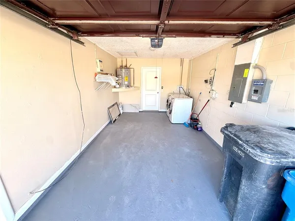 $2,600 | 9026 Dixiana Villa Circle, Tampa, FL 33635