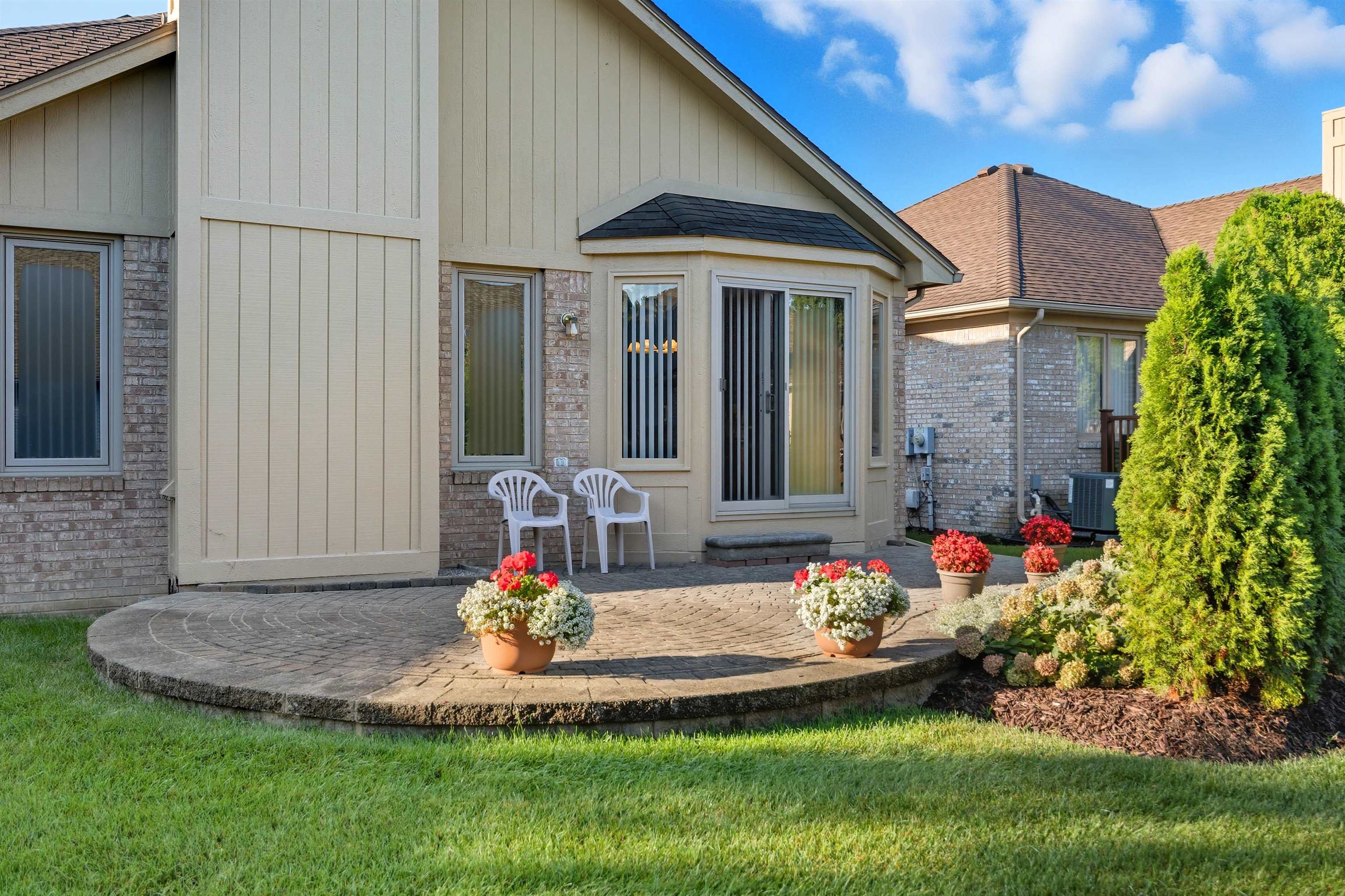 43472 Pointe Drive Clinton, MI 48038 - Photo 4 of 29