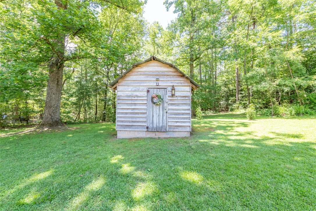 265 Chattooga Lake Road Mountain Rest, SC 29664 - Photo 15 of 50