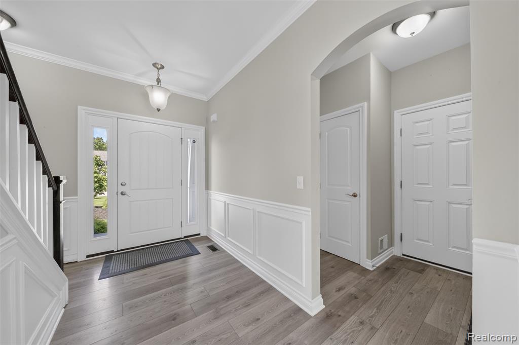 2429 Walnut View Drive Howell, MI 48855 - Photo 5 of 30